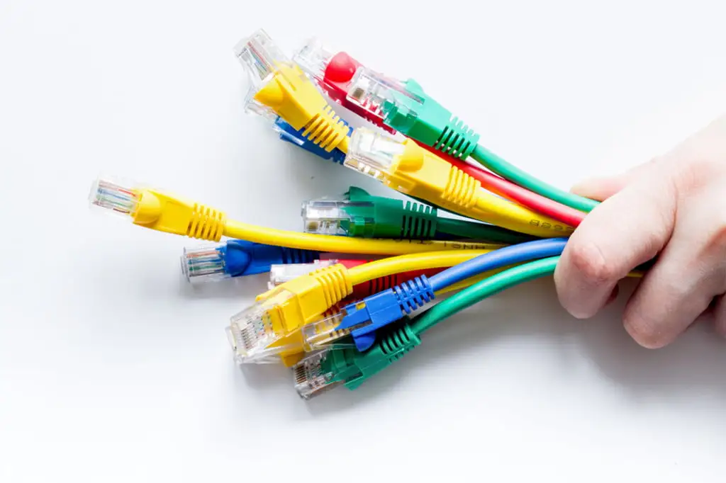 کابل های شبکه در شبکه های بی سیم: Backhaul و اتصال زیرساخت